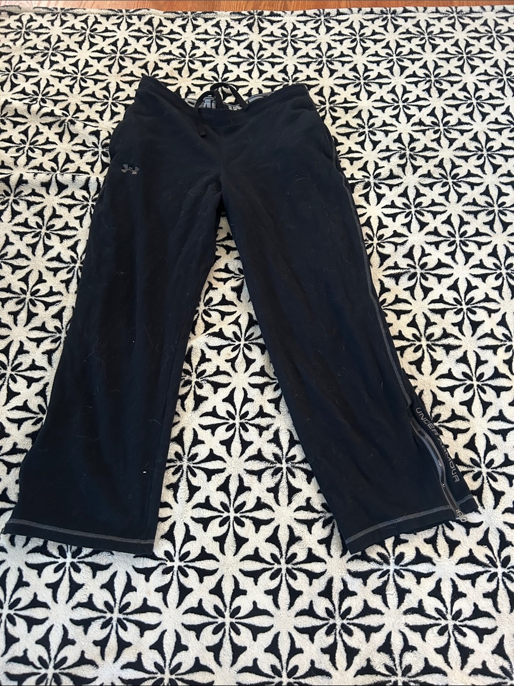 Under Armour Black woman’s Jogger Sweatpants